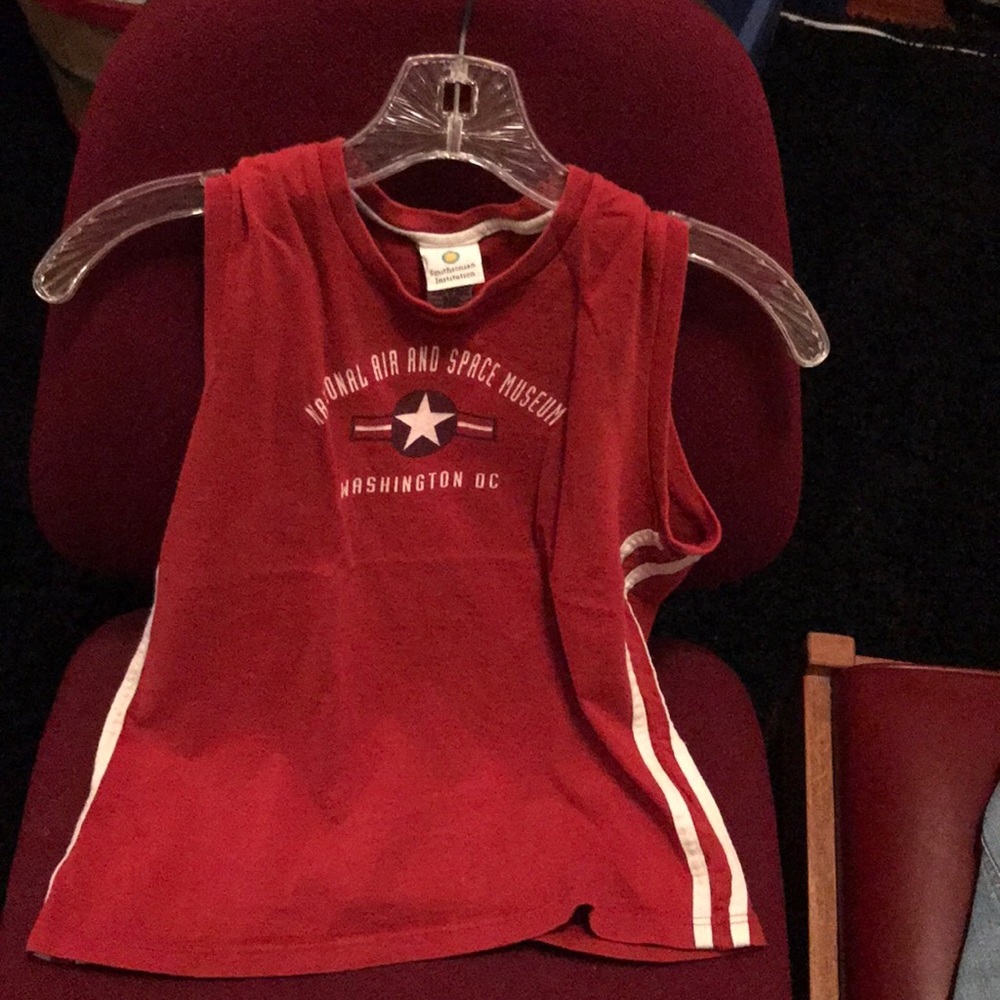Smithsonian no sleeve ‘T’
